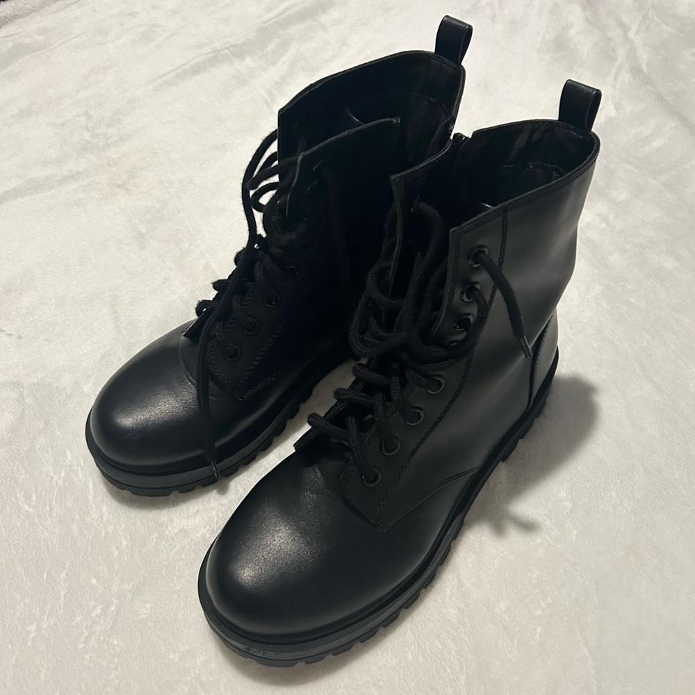 Size 10 Combat Boots